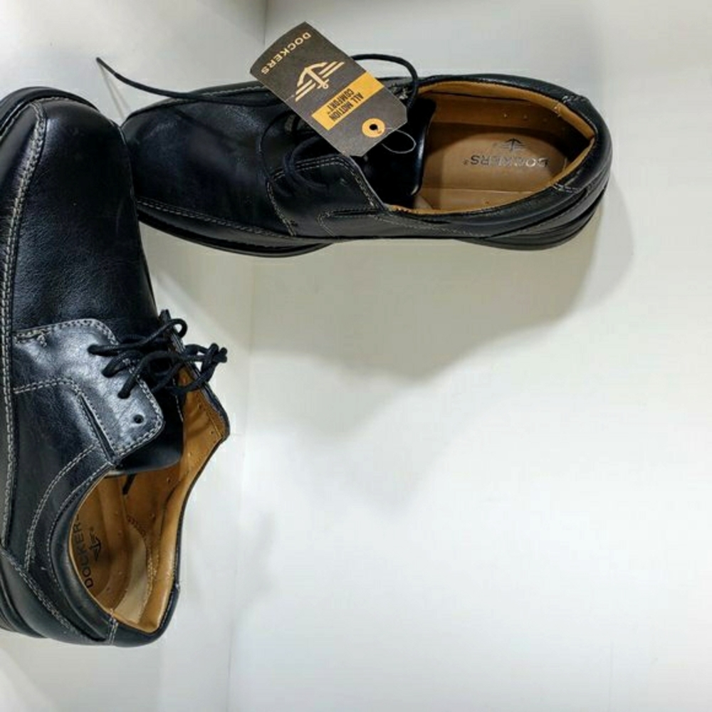 Size 8 Mens Dockers cushioned foot bed Flex soft C